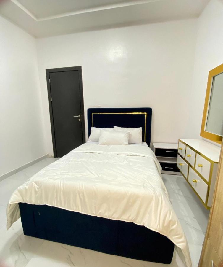 Urban Retreat Luxury Shortlet Apartment Lekki Ajah Lagos With Pool And Gym Екстер'єр фото