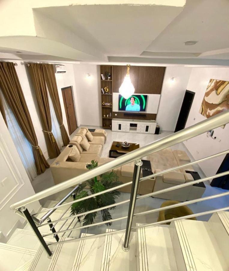 Urban Retreat Luxury Shortlet Apartment Lekki Ajah Lagos With Pool And Gym Екстер'єр фото