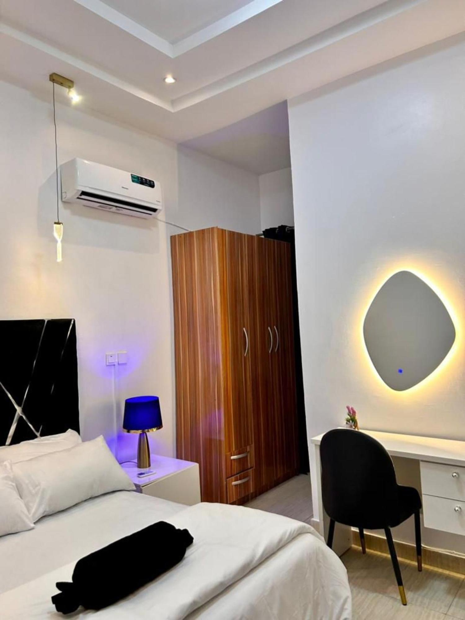 Urban Retreat Luxury Shortlet Apartment Lekki Ajah Lagos With Pool And Gym Екстер'єр фото