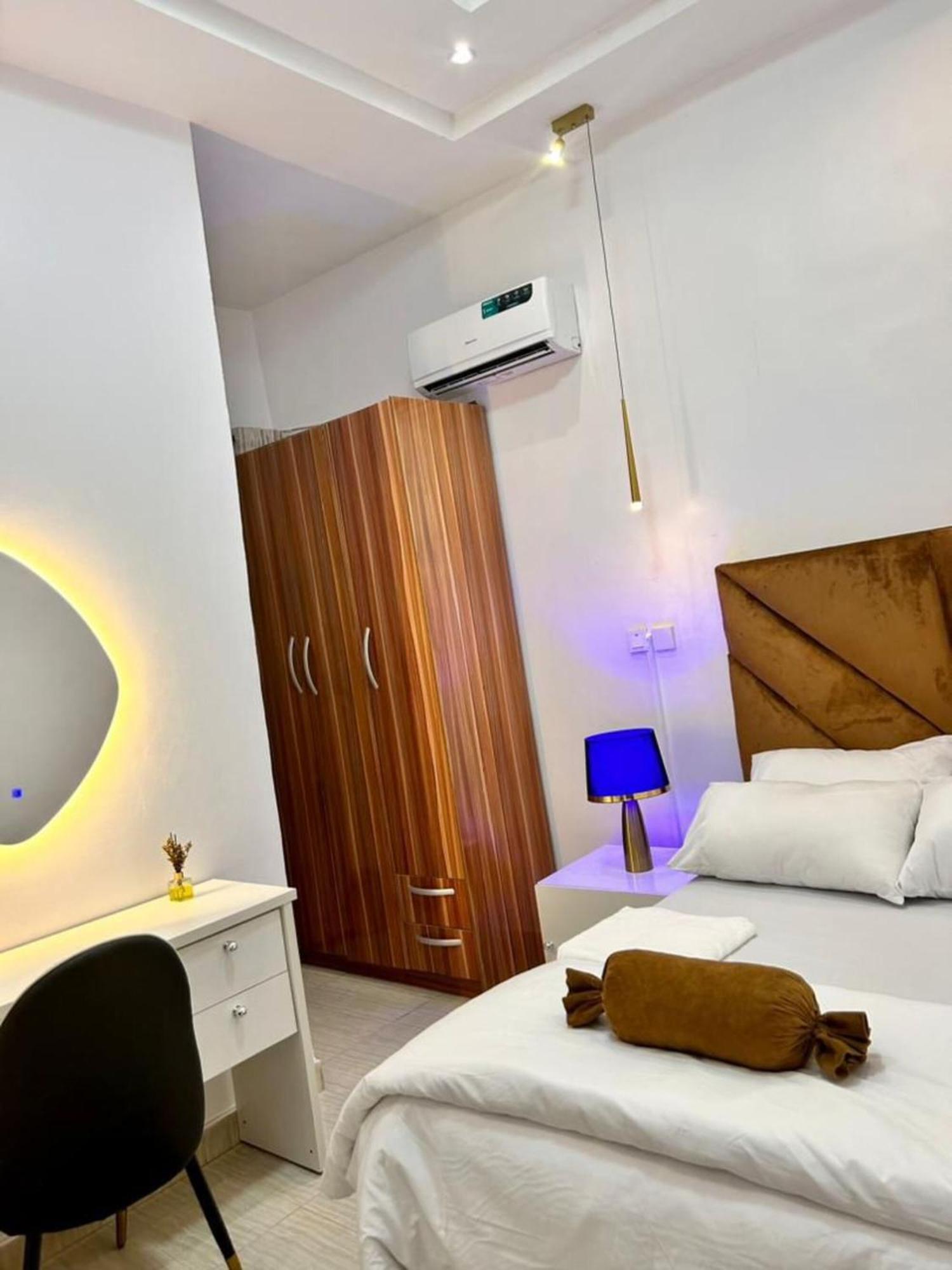 Urban Retreat Luxury Shortlet Apartment Lekki Ajah Lagos With Pool And Gym Екстер'єр фото